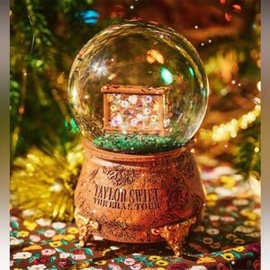 Taylor Swift Eras Tour Acoustic Set Snow Globe